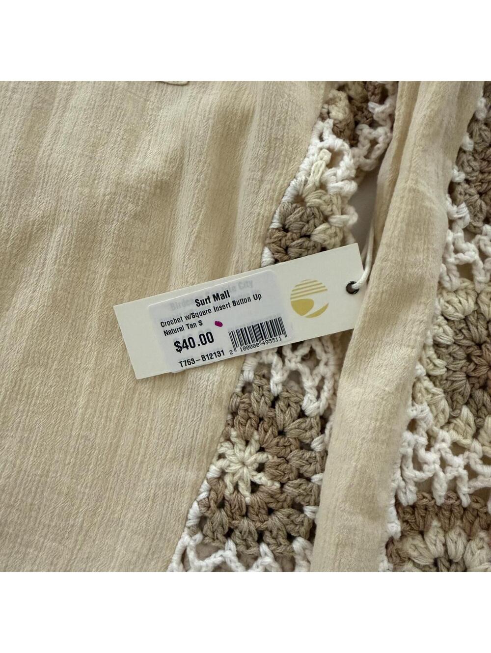 Small Women’s Crochet Button Up Top NWT - Picture 3 of 3
